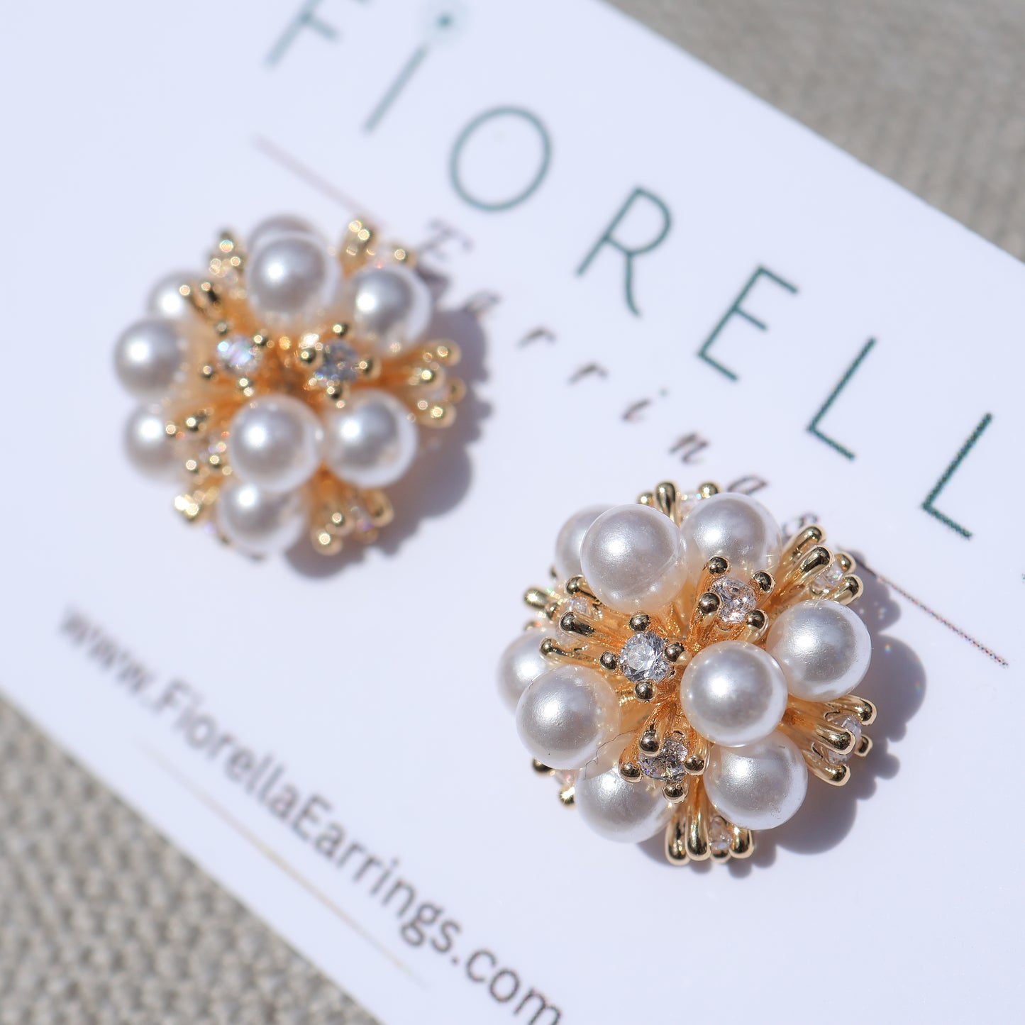 Fiore Pearl Stud Earrings - Gold