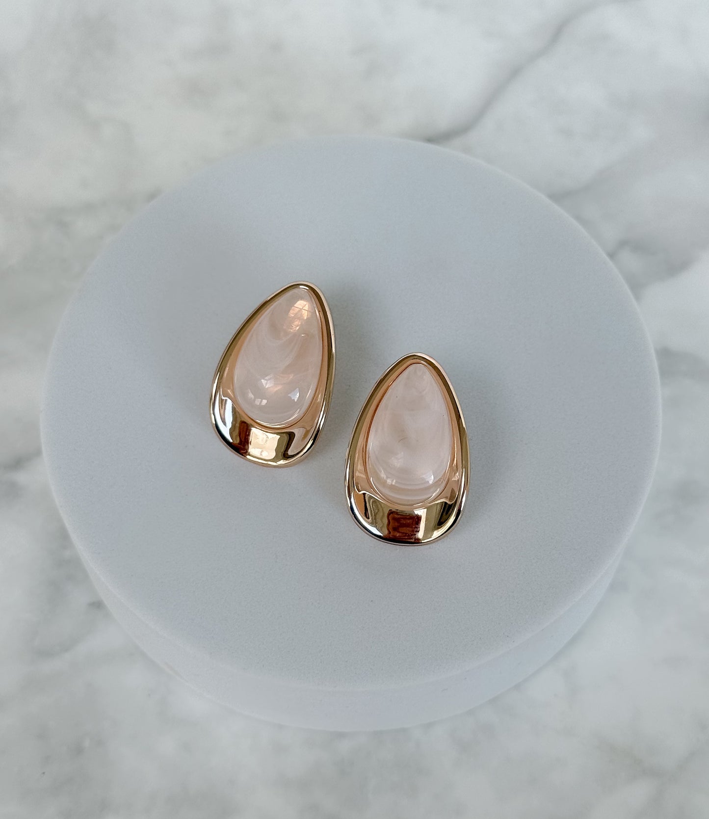 Nova Statement Studs – Soft Cream