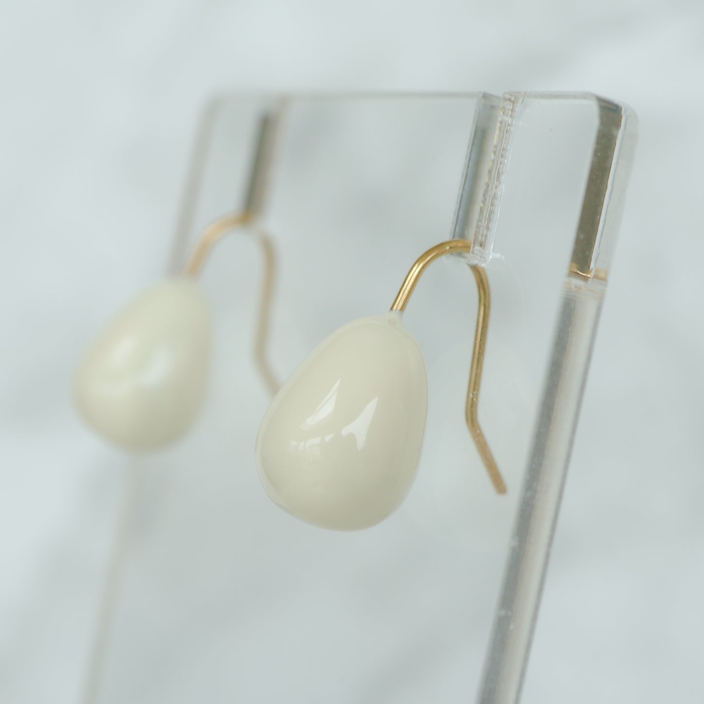 Dew Drop Earrings – Cloud White