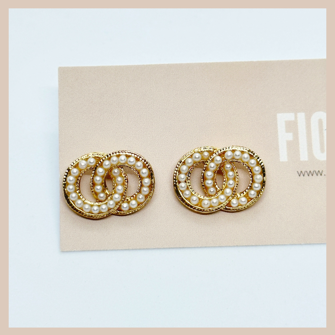 Infinity Circle Pearl Small Earrings - Gold & Pearl