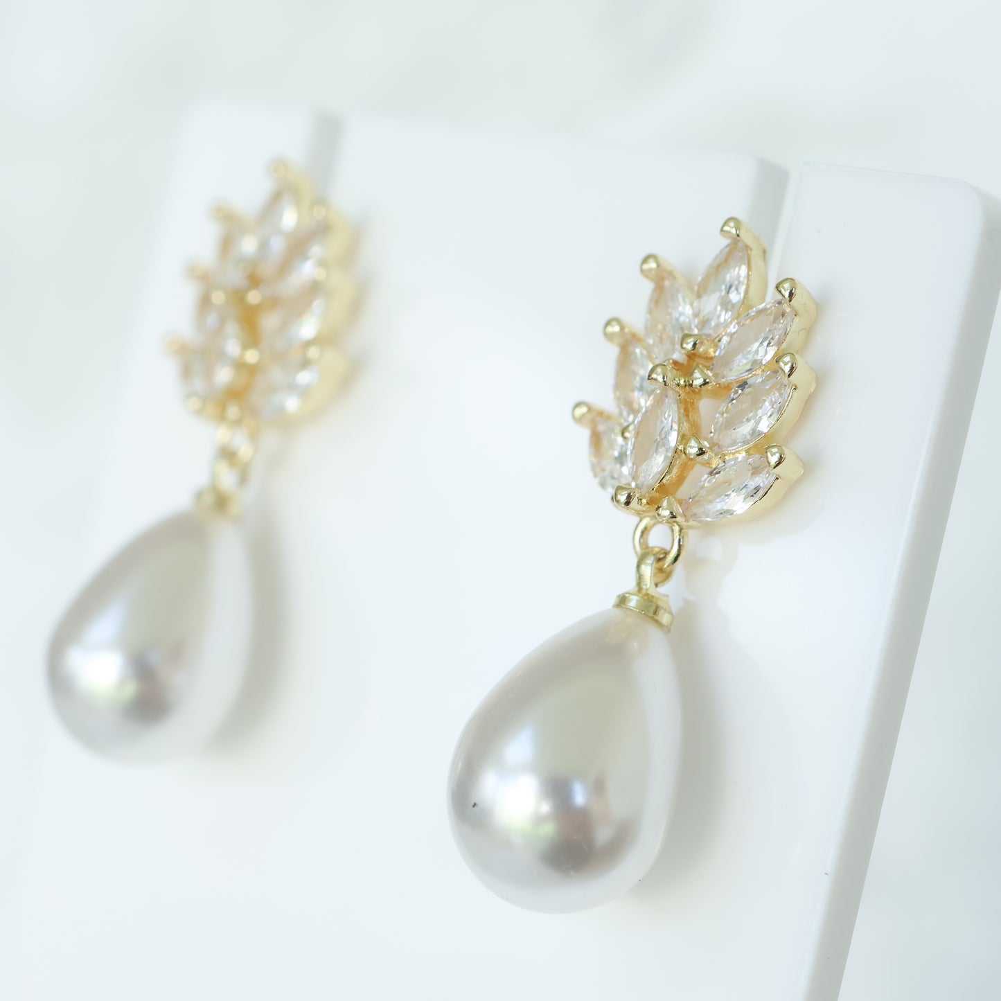 Fiore Pearl Drop Earrings – Gold