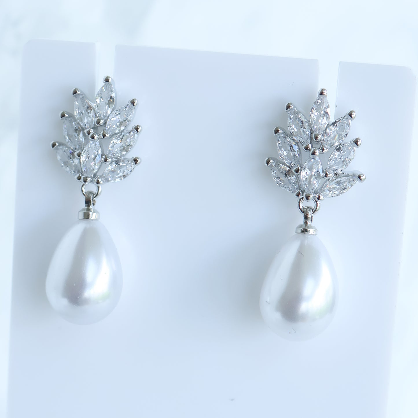 Fiore Pearl Drop Earrings – Silver