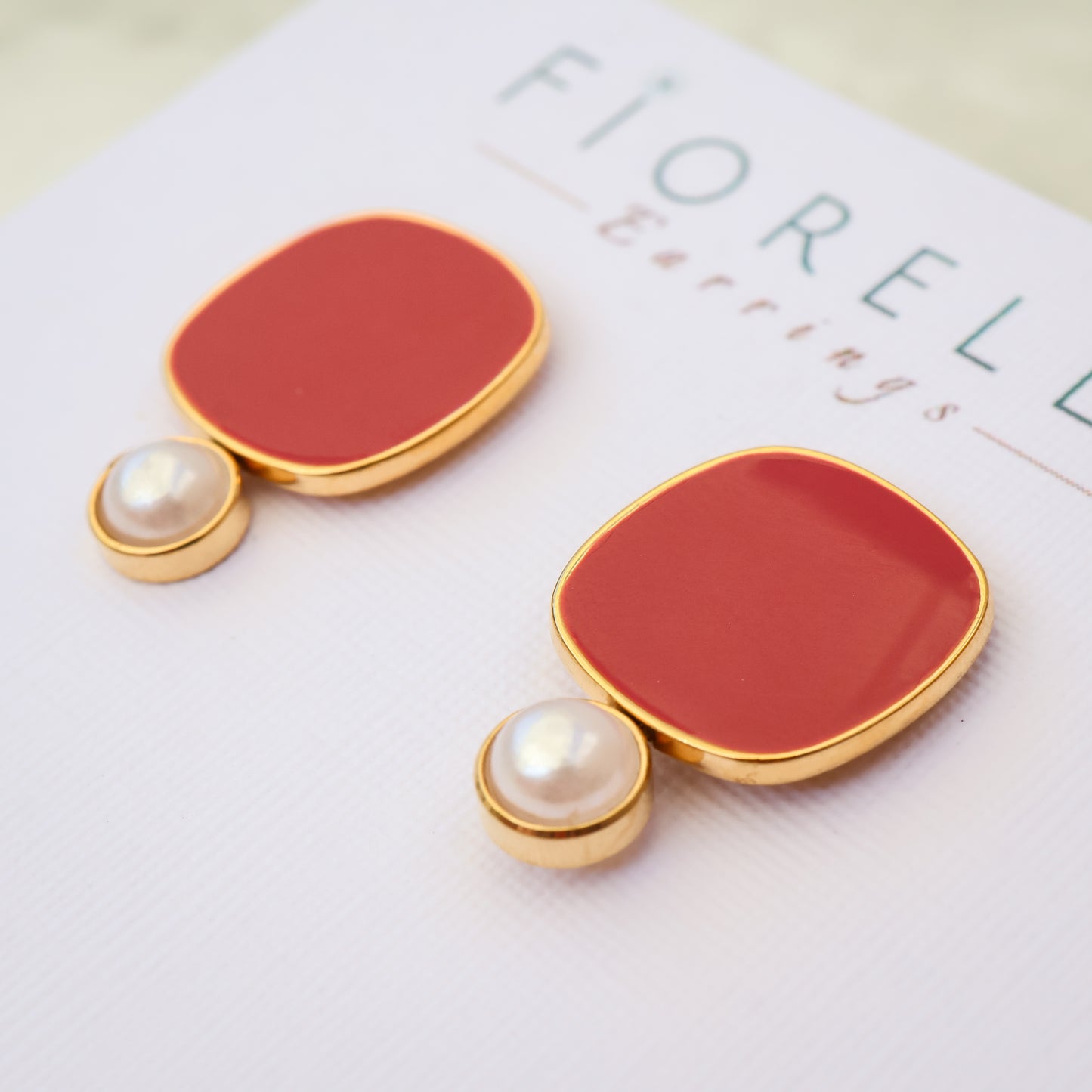 Viva Pearl Stud Earrings - Clay Red