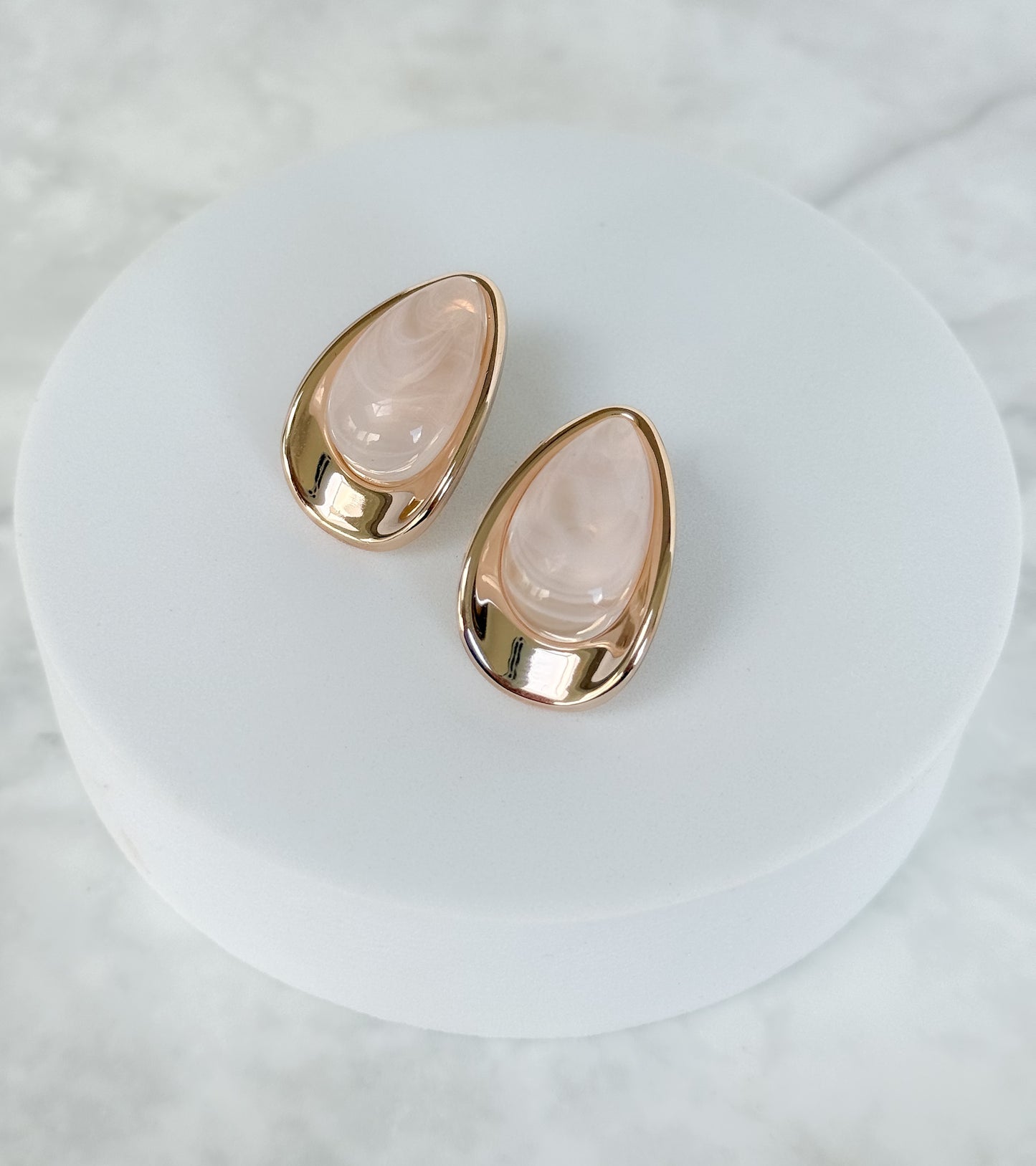 Nova Statement Studs – Soft Cream