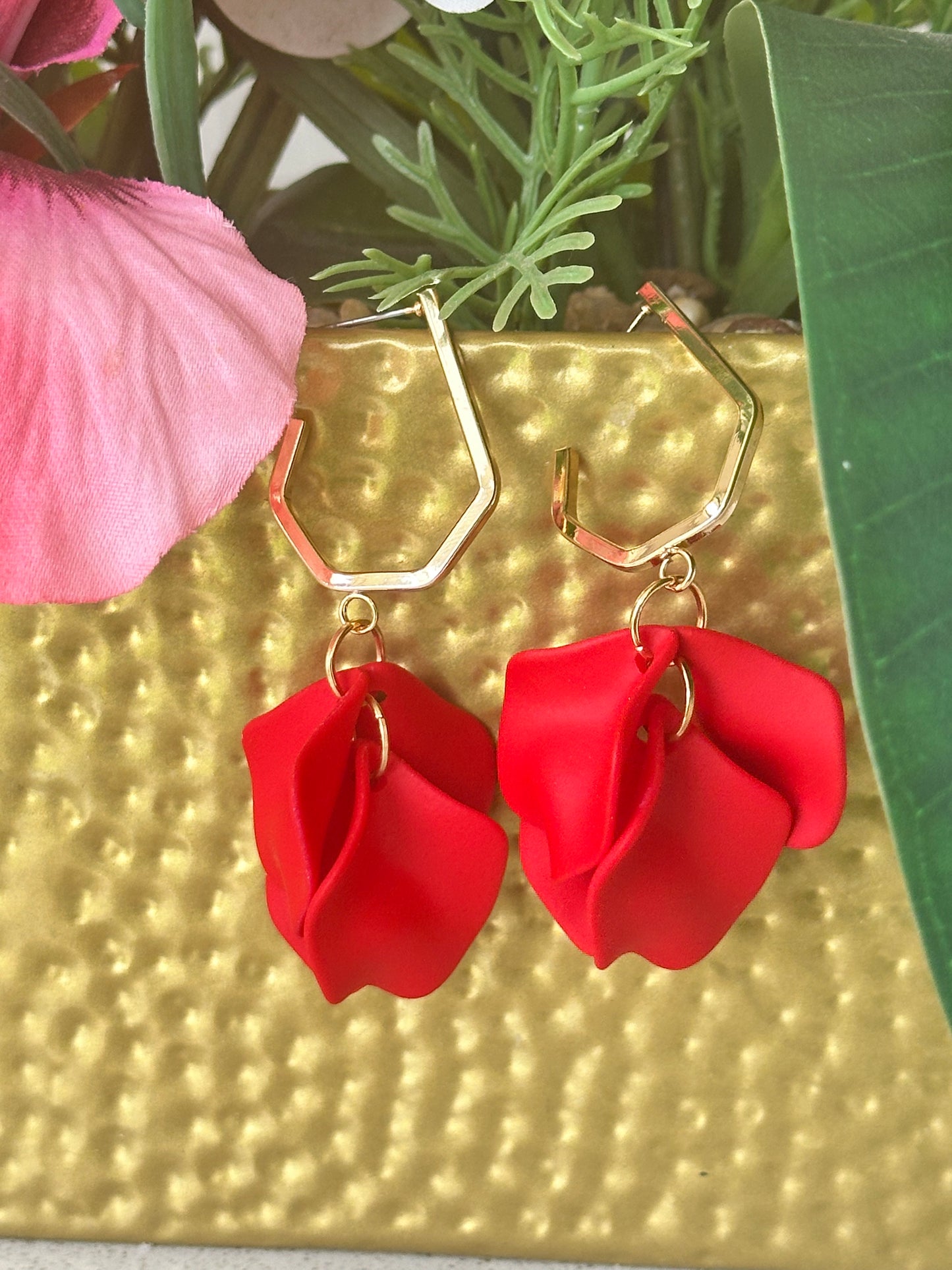 Acrylic Petal Short Drop Earrings - Red