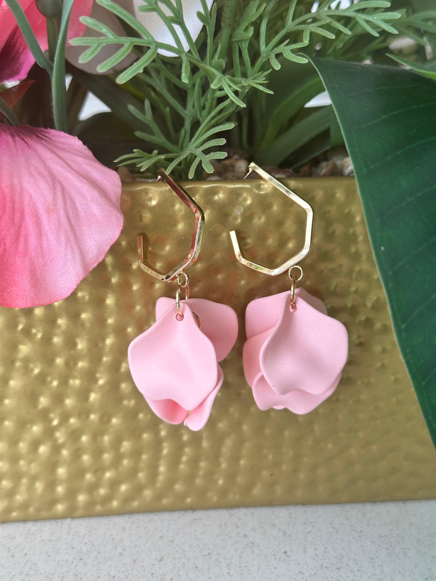 Acrylic Petal Short Drop Earrings - Baby Pink