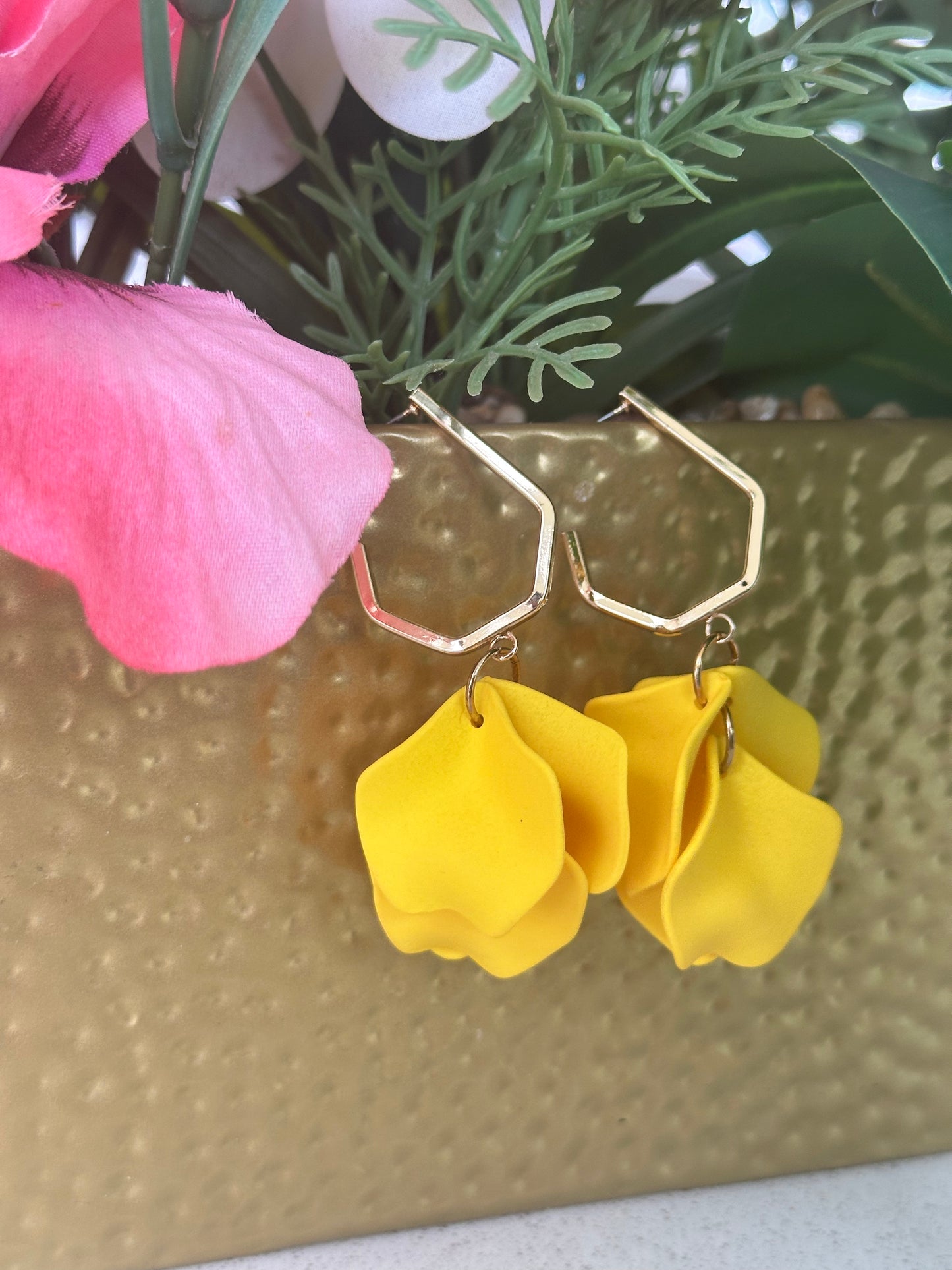 Acrylic Petal Short Drop Earrings - Sunflower Yellow