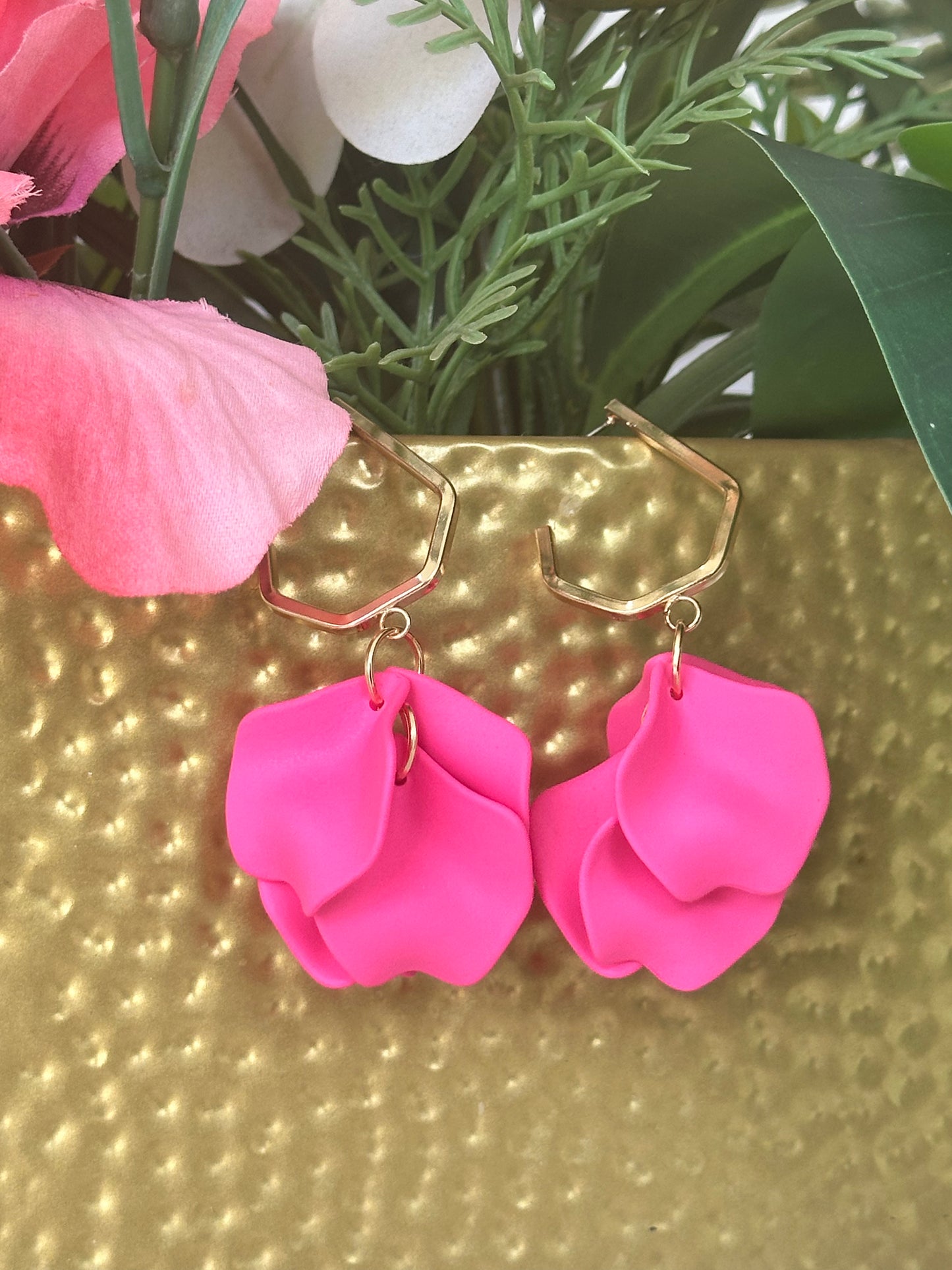 Acrylic Petal Short Drop Earrings -  Hot Pink