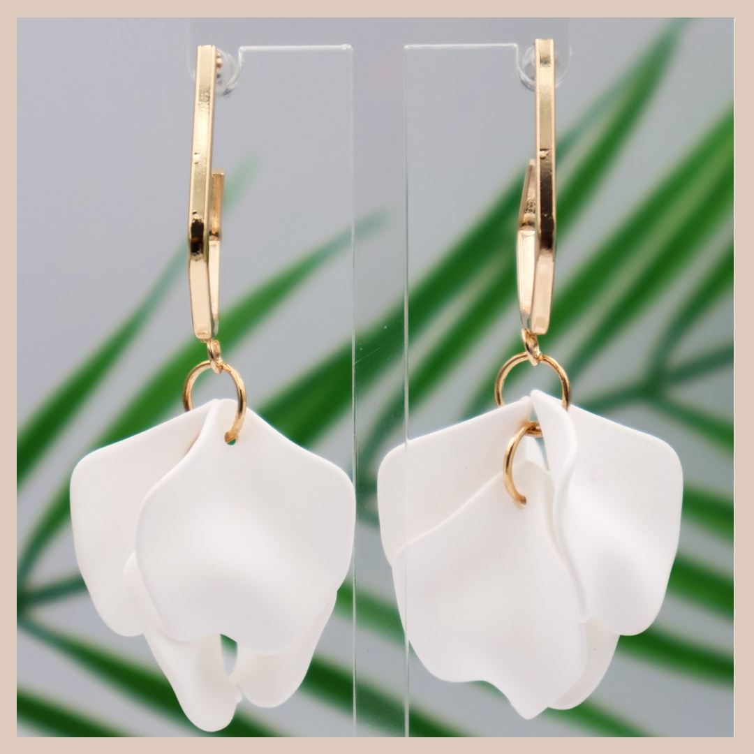 Acrylic Petal Short Drop Earrings - White