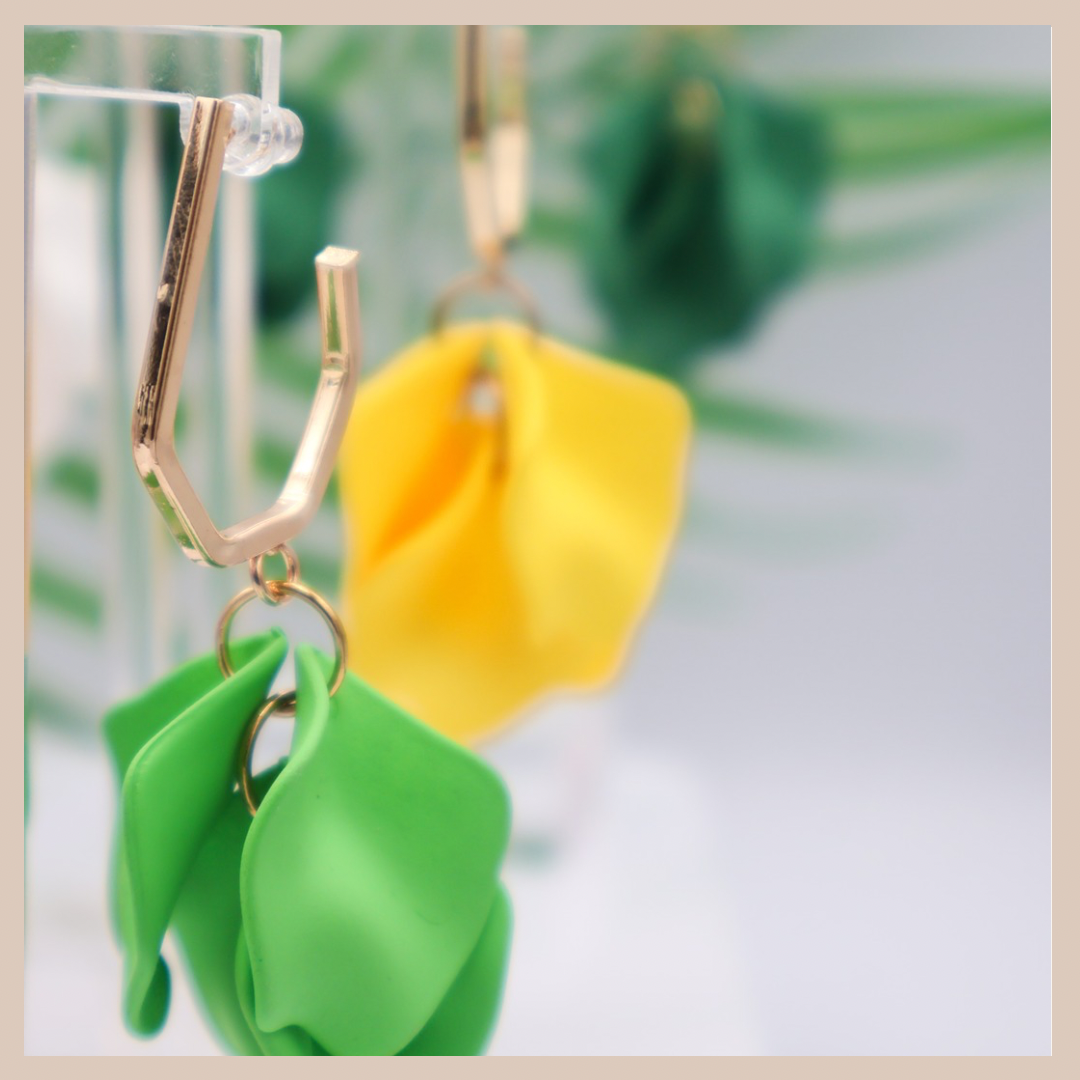 Acrylic Petal Short Drop Earrings - Apple Green